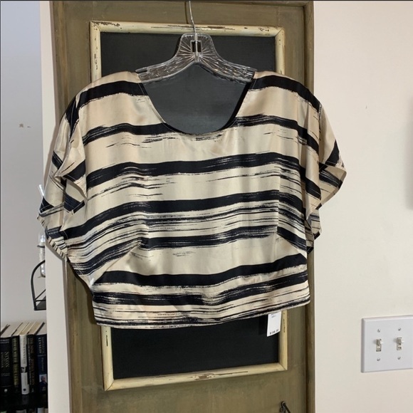 Kendall & Kylie Black White Brushstroke Print Open Back Crop Top Size Small NWT - Picture 6 of 7